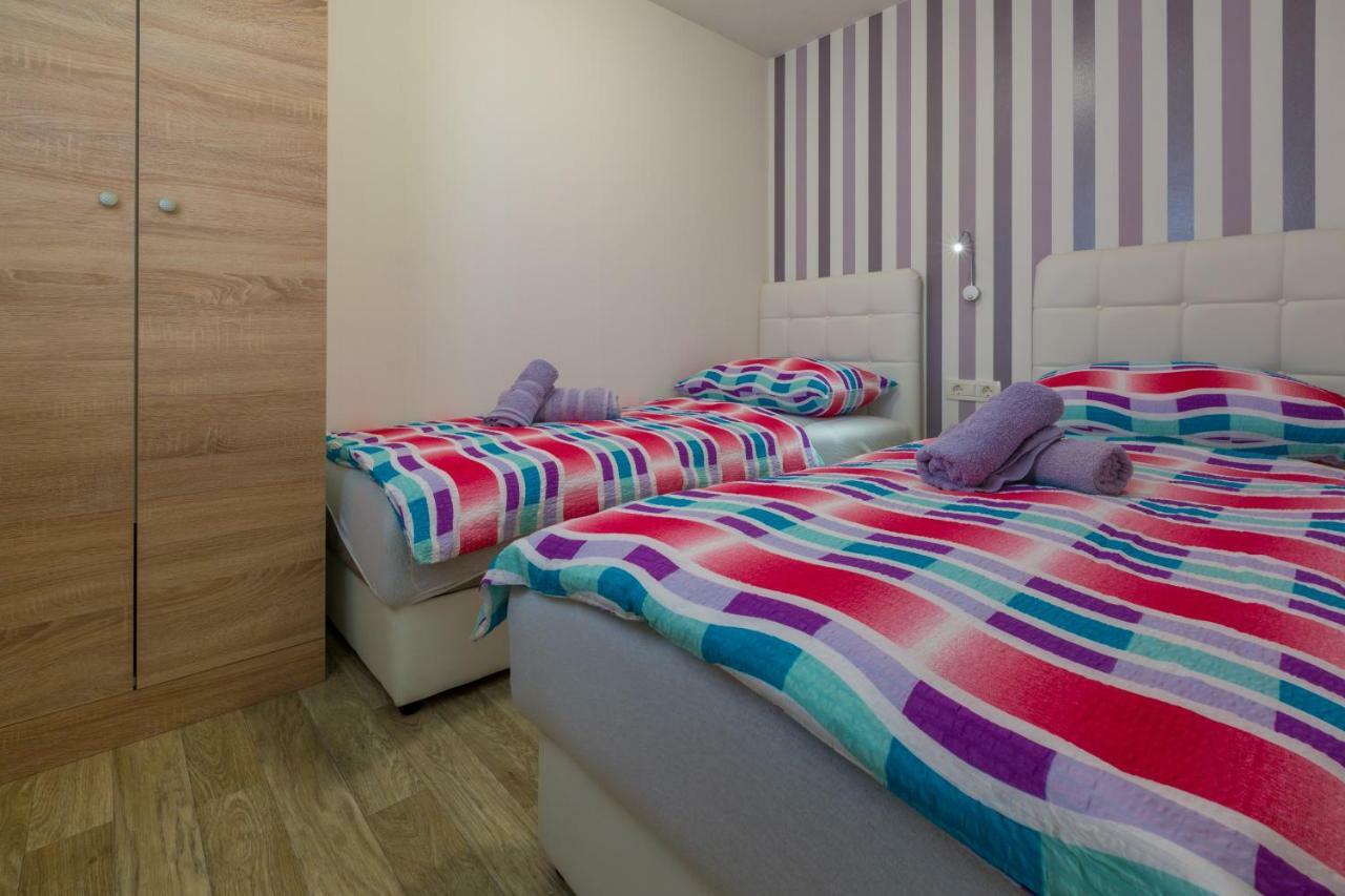 Mobile Homes Pine Tree Dobropoljana Экстерьер фото