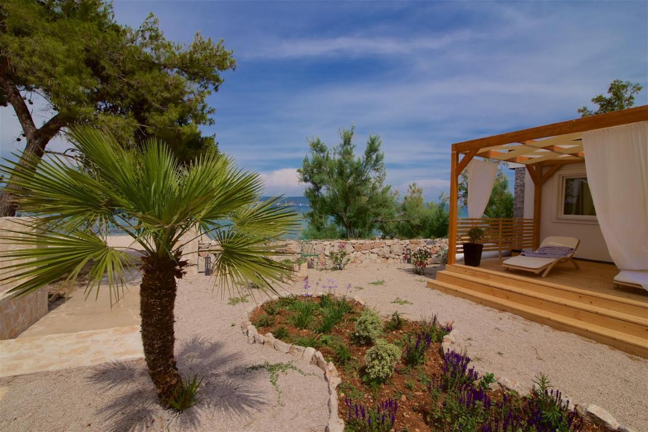 Mobile Homes Pine Tree Dobropoljana Экстерьер фото
